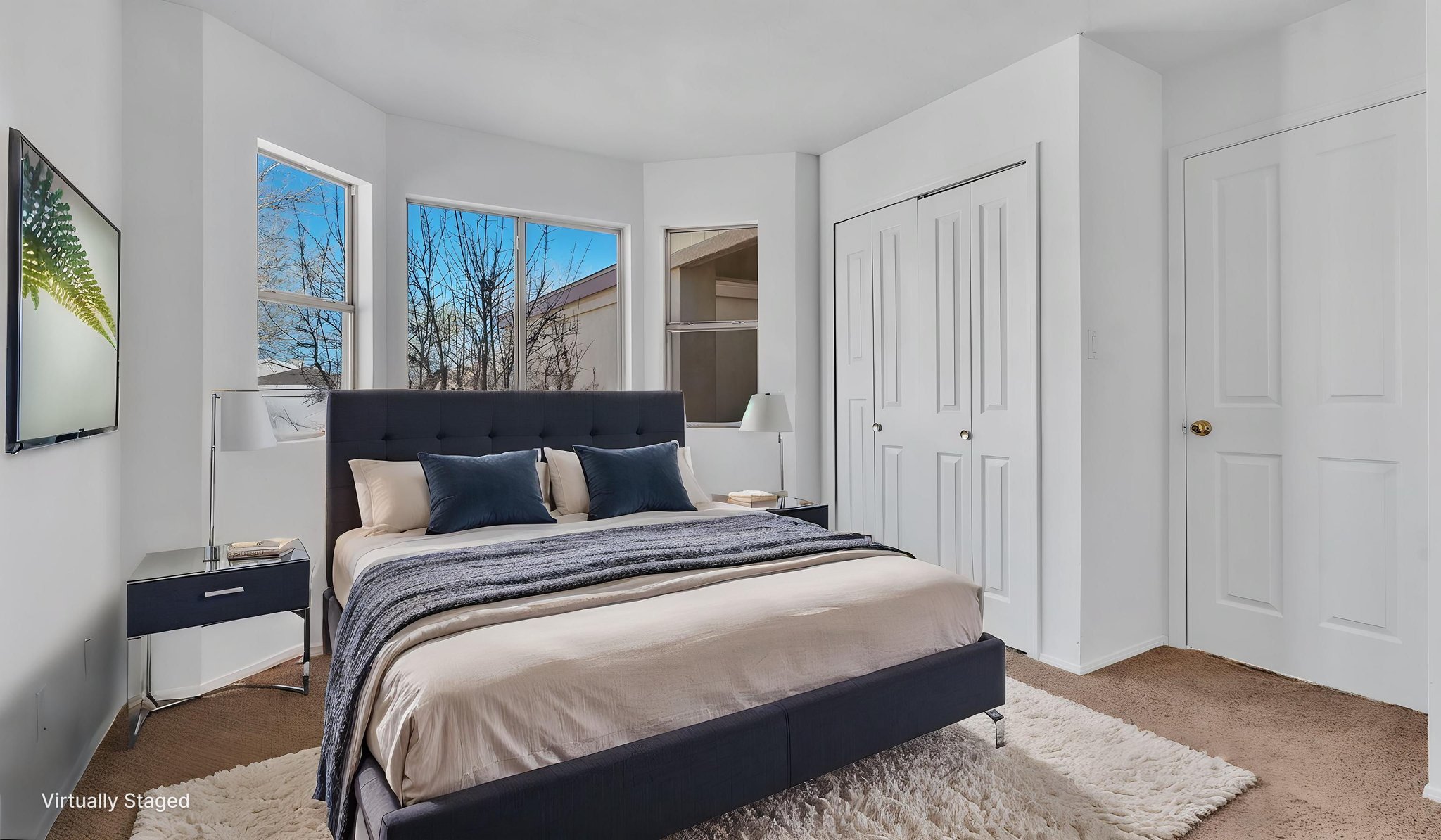 DSC01744 virtually staged.jpeg