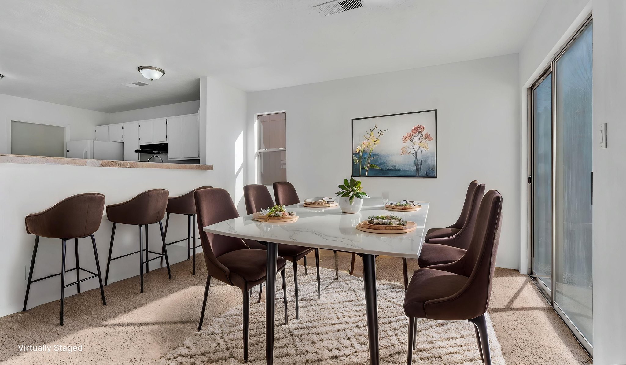 DSC01735 virtually staged.jpeg