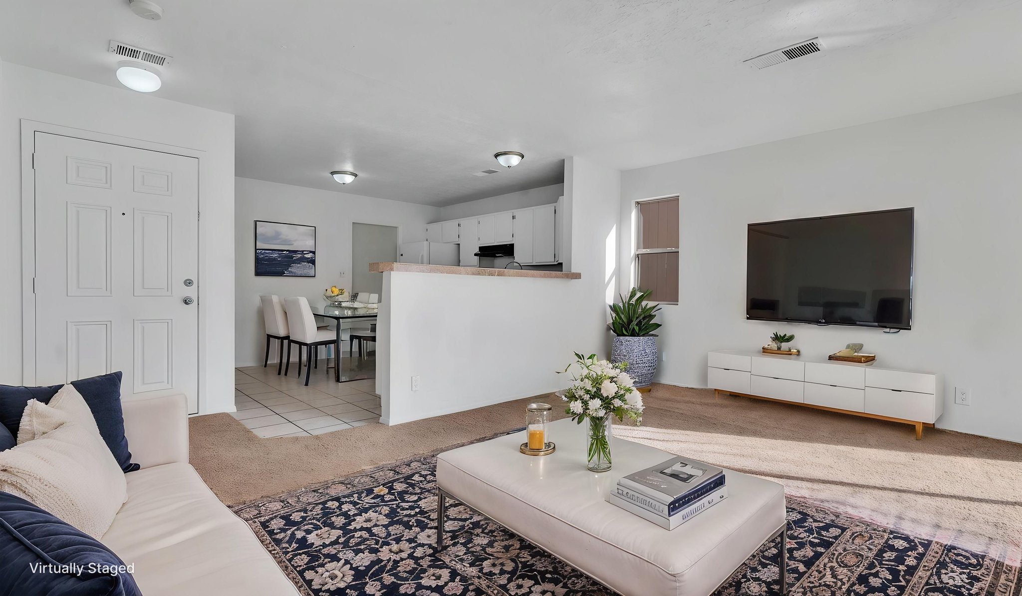 DSC01753 virtually staged.jpeg