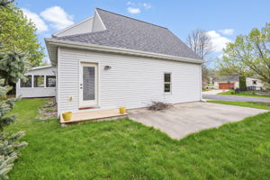  Photo 8