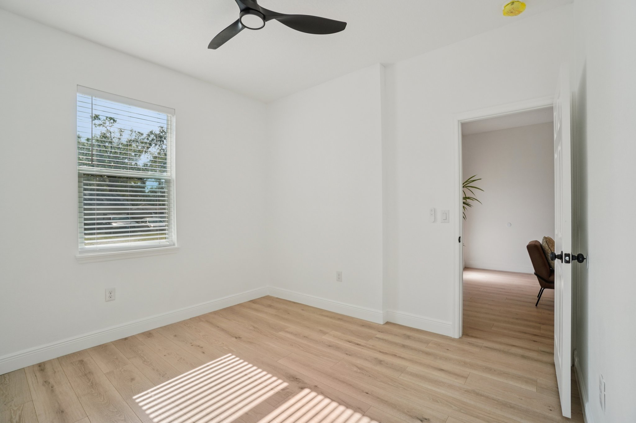 E Maple Ave-S1112-017.jpg