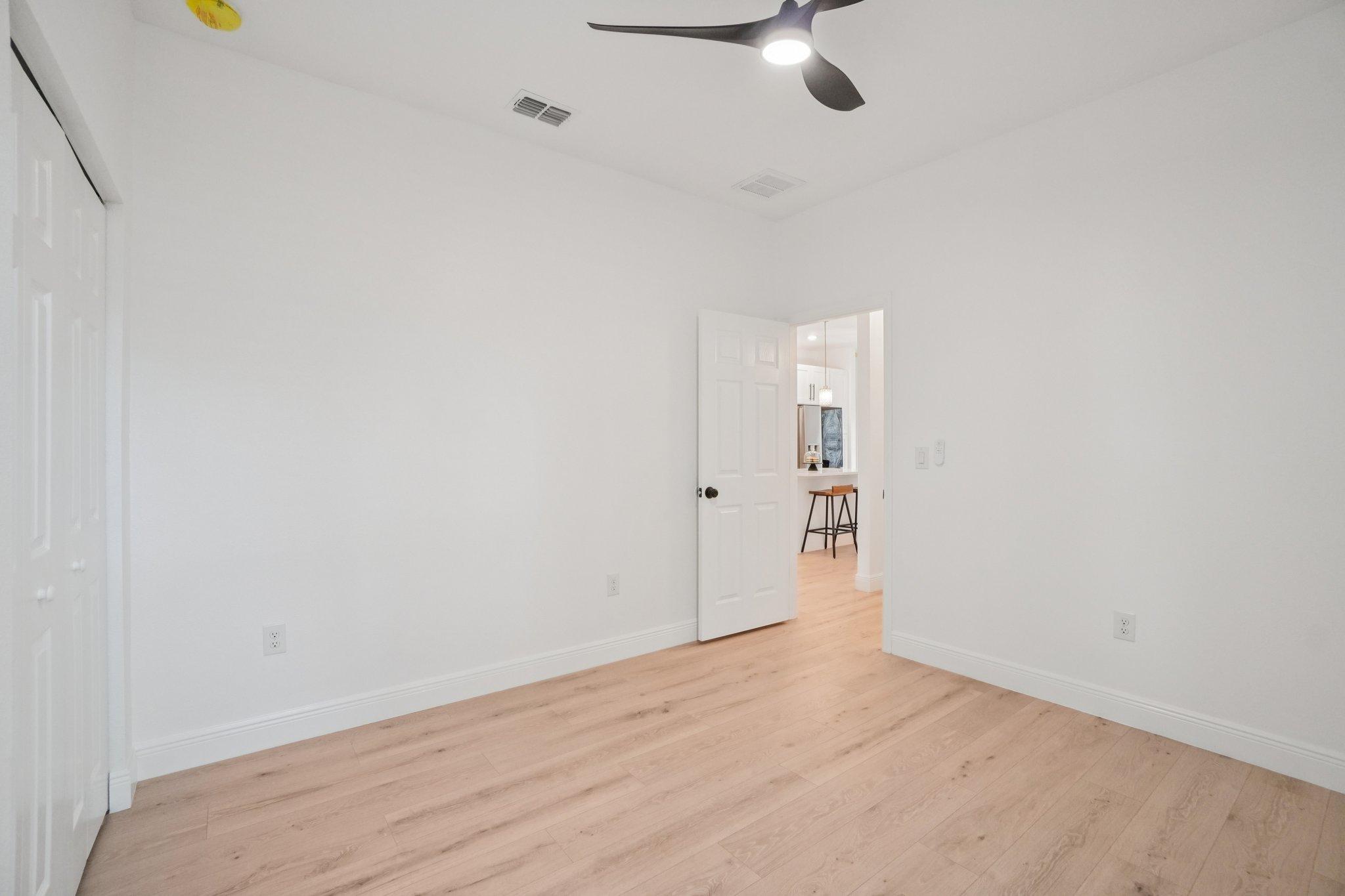 E Maple Ave-S1112-020.jpg