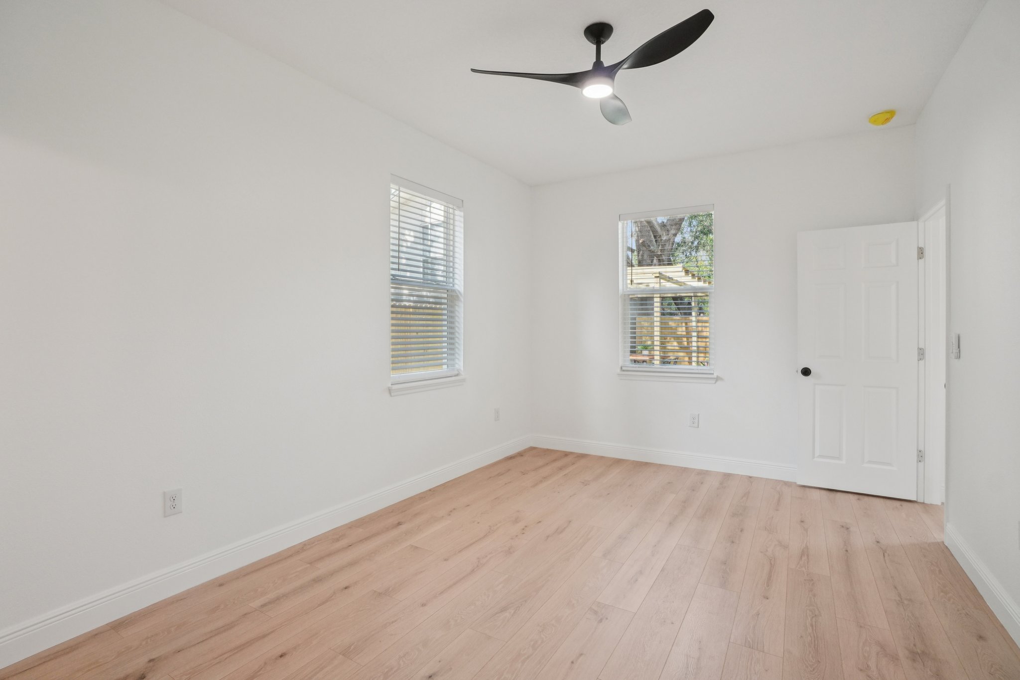 E Maple Ave-S1112-026.jpg