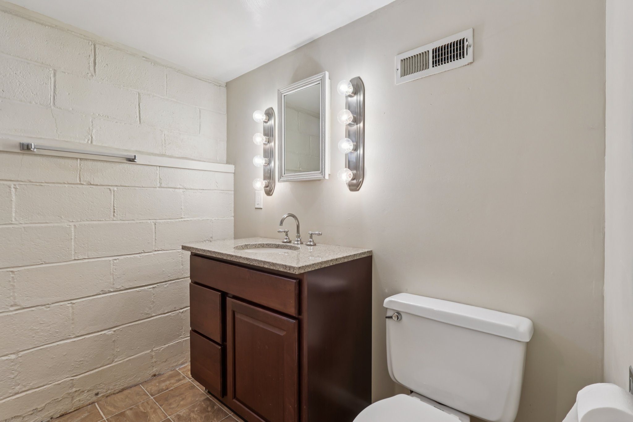 Parker Dr-S1212-045.jpg