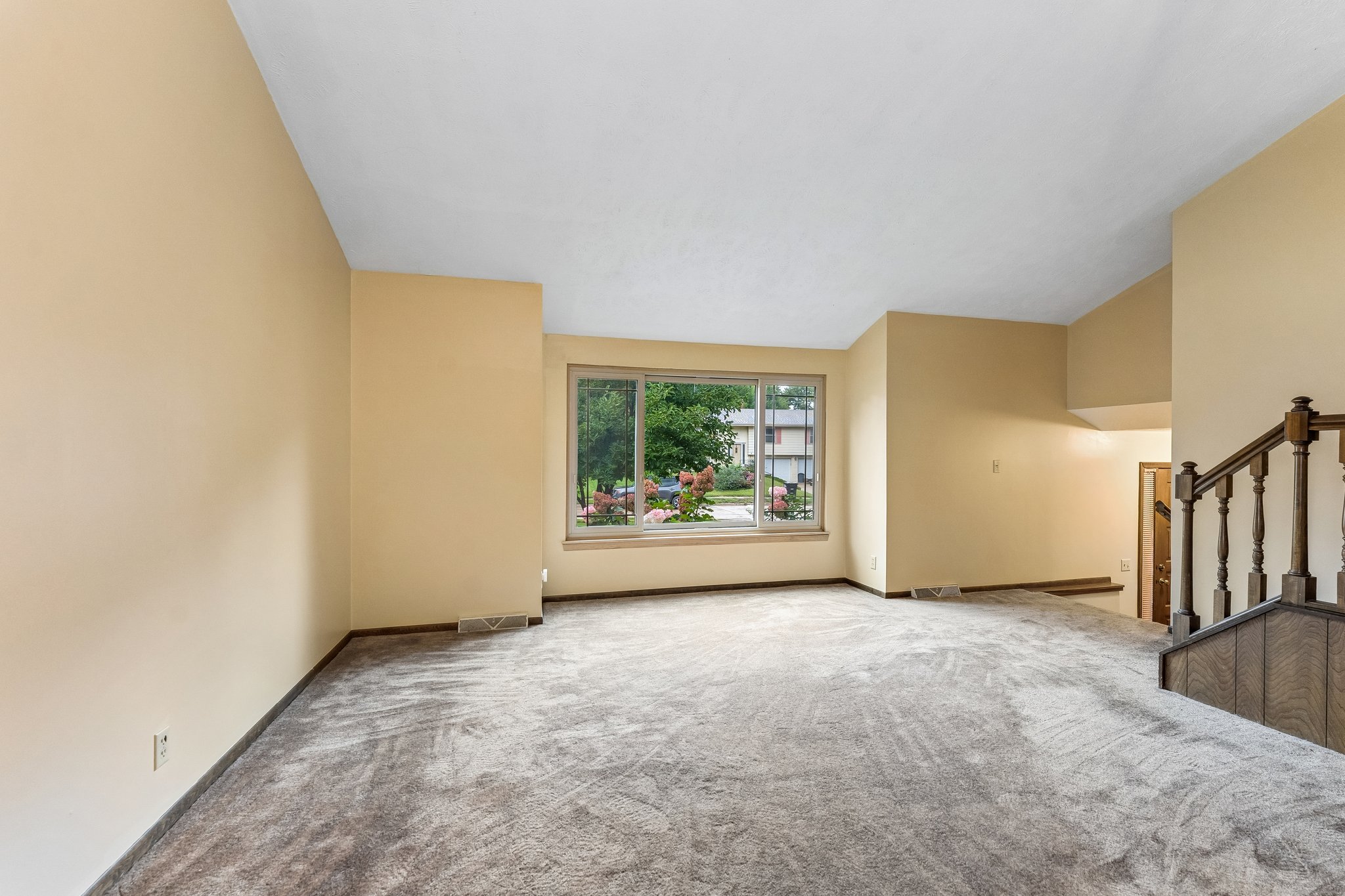 16065 Oak St_019.jpg
