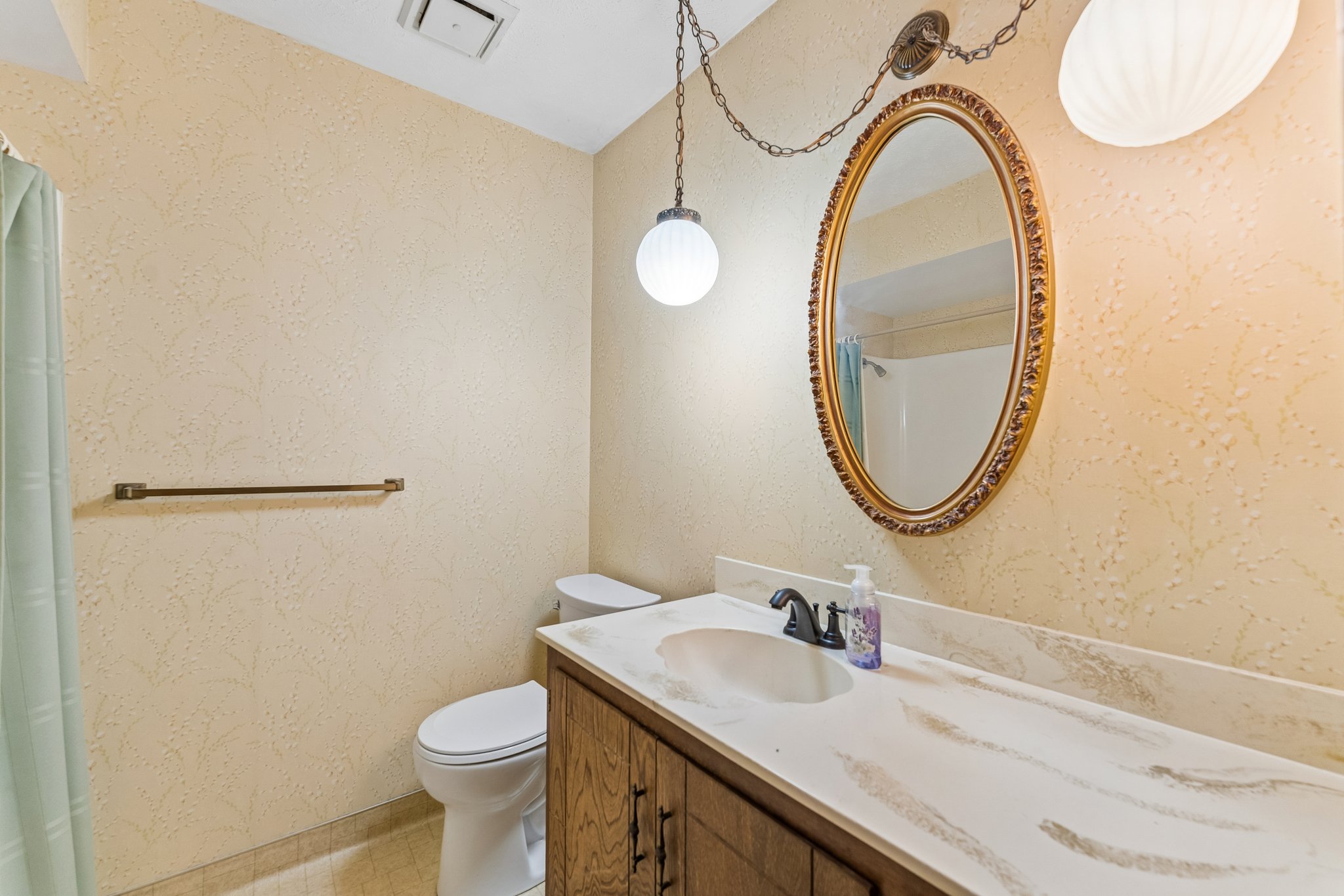 16065 Oak St_022.jpg