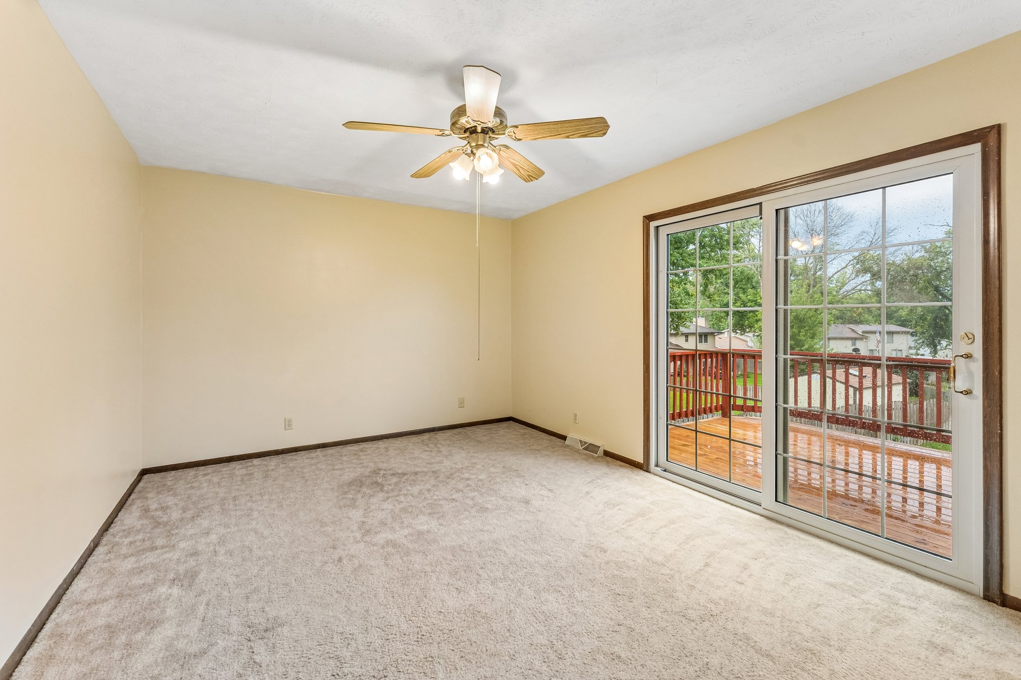 16065 Oak St_024.jpg