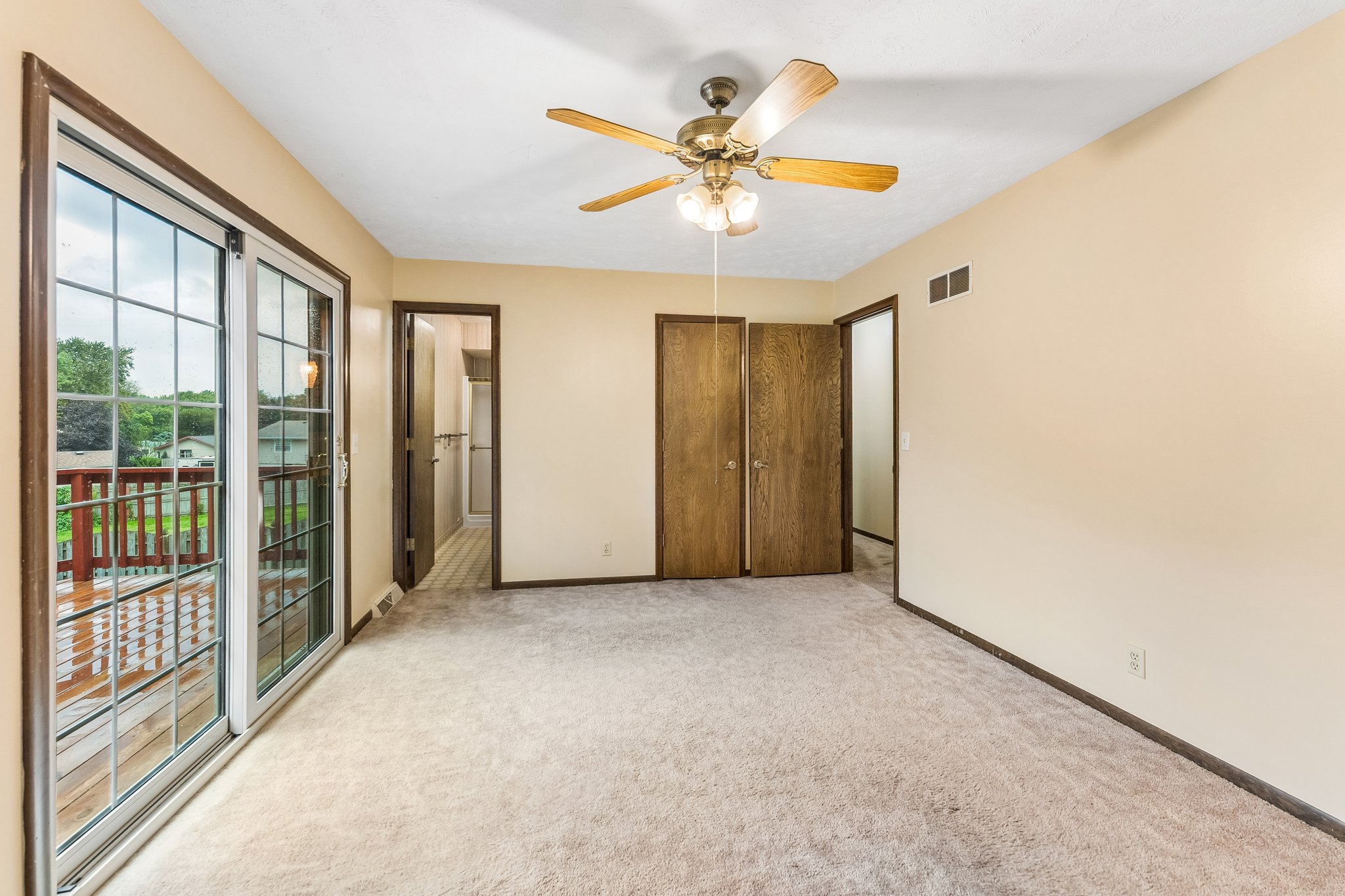 16065 Oak St_025.jpg