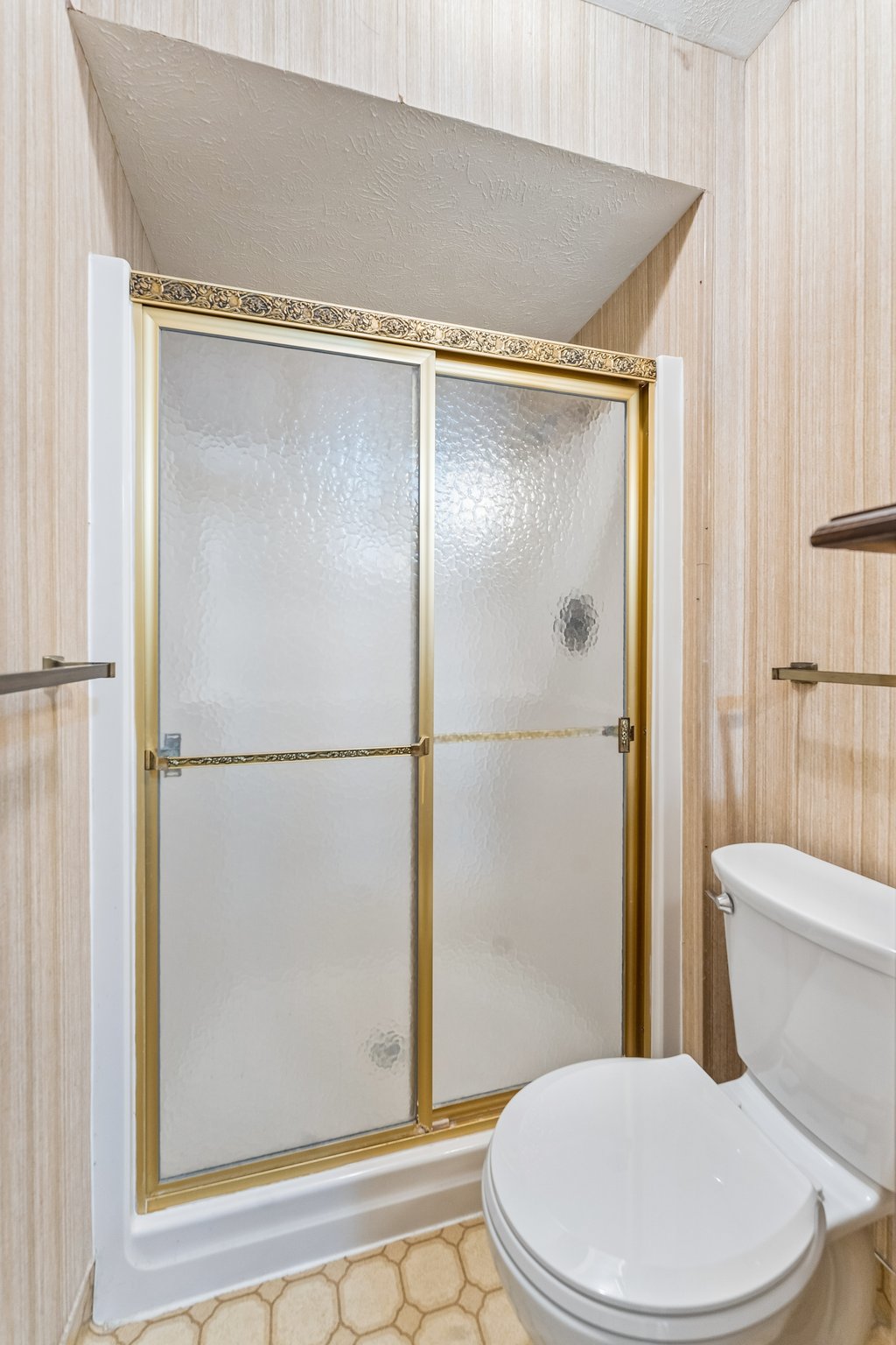16065 Oak St_027.jpg
