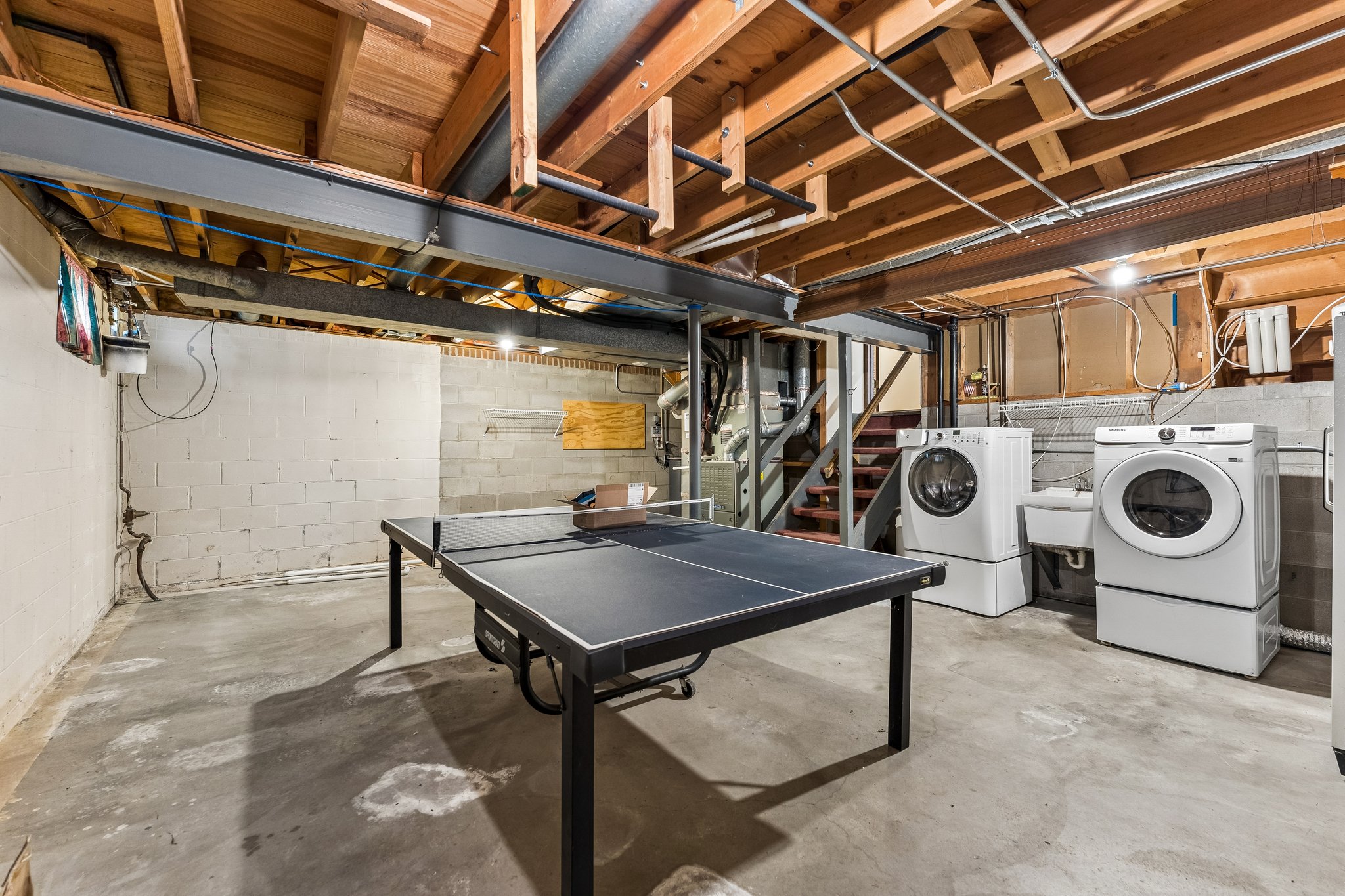 16065 Oak St_035.jpg