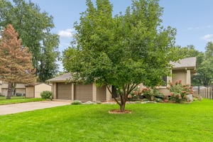 16065 Oak St_002.jpg