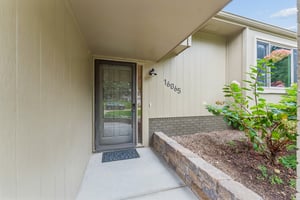 16065 Oak St_005.jpg