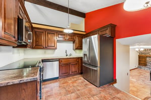 16065 Oak St_012.jpg