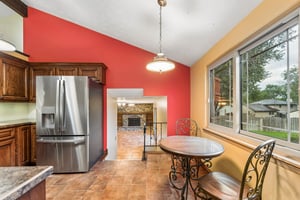 16065 Oak St_015.jpg