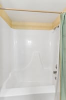 16065 Oak St_023.jpg