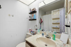  Photo 32