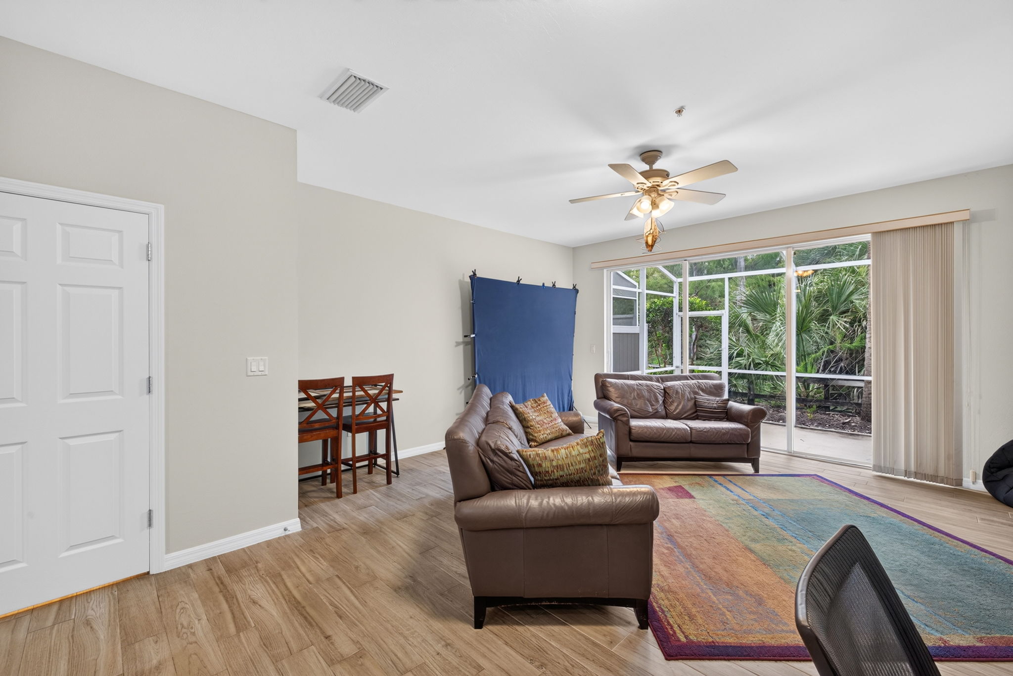 Living Room 4 of 4