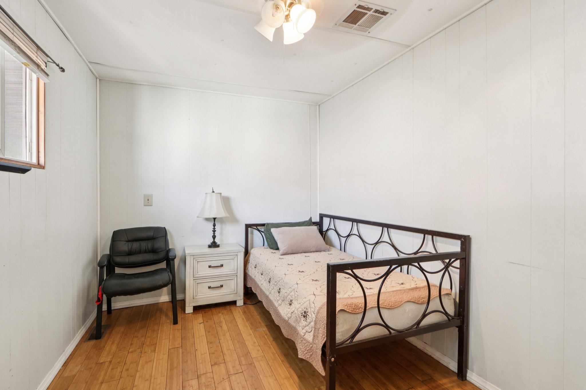 Yarnell St C27-S0804-017.jpg