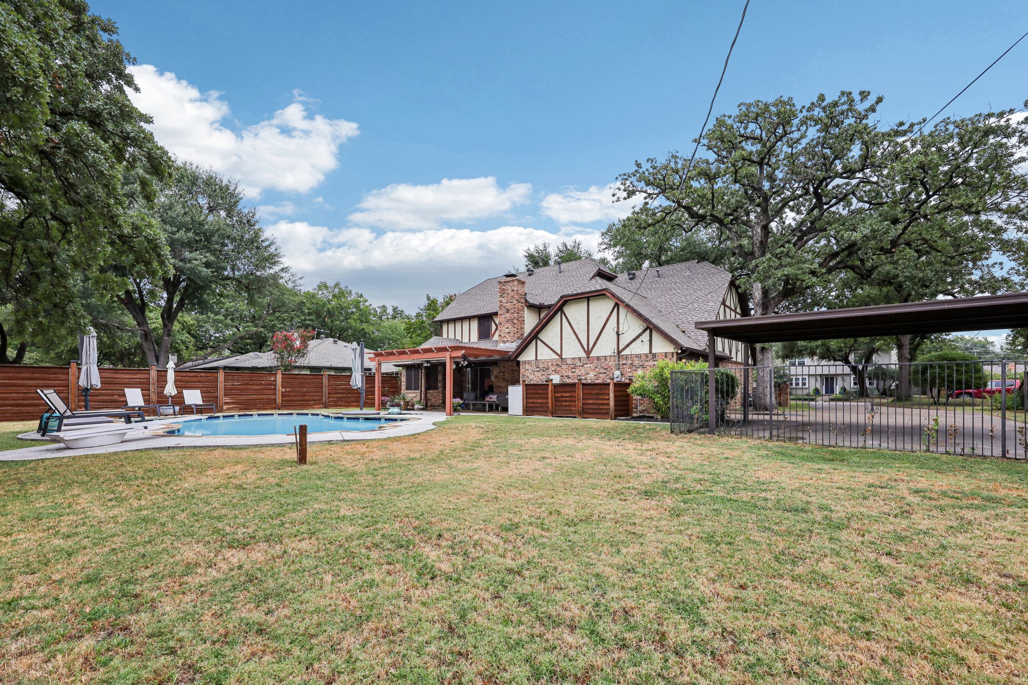 Lillian Ave-S2108-047.jpg