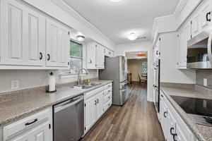 Lillian Ave-S2108-019.jpg