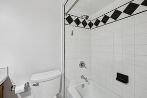 Lillian Ave-S2108-038.jpg
