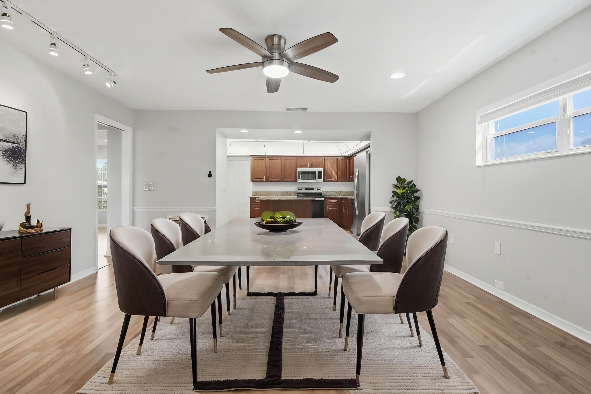 018_DSC09837 virtually staged.jpeg