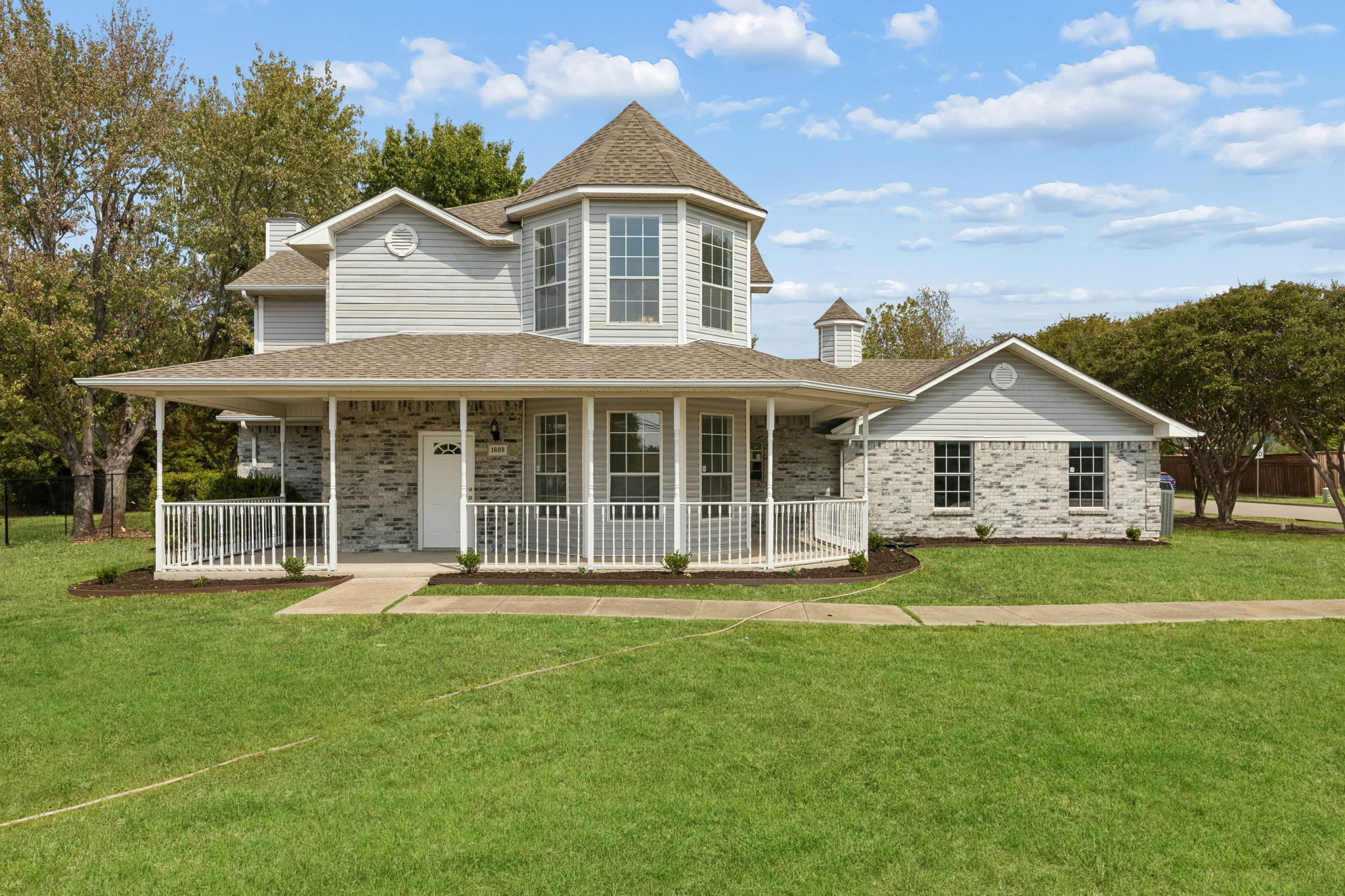 1609Blackburn_001