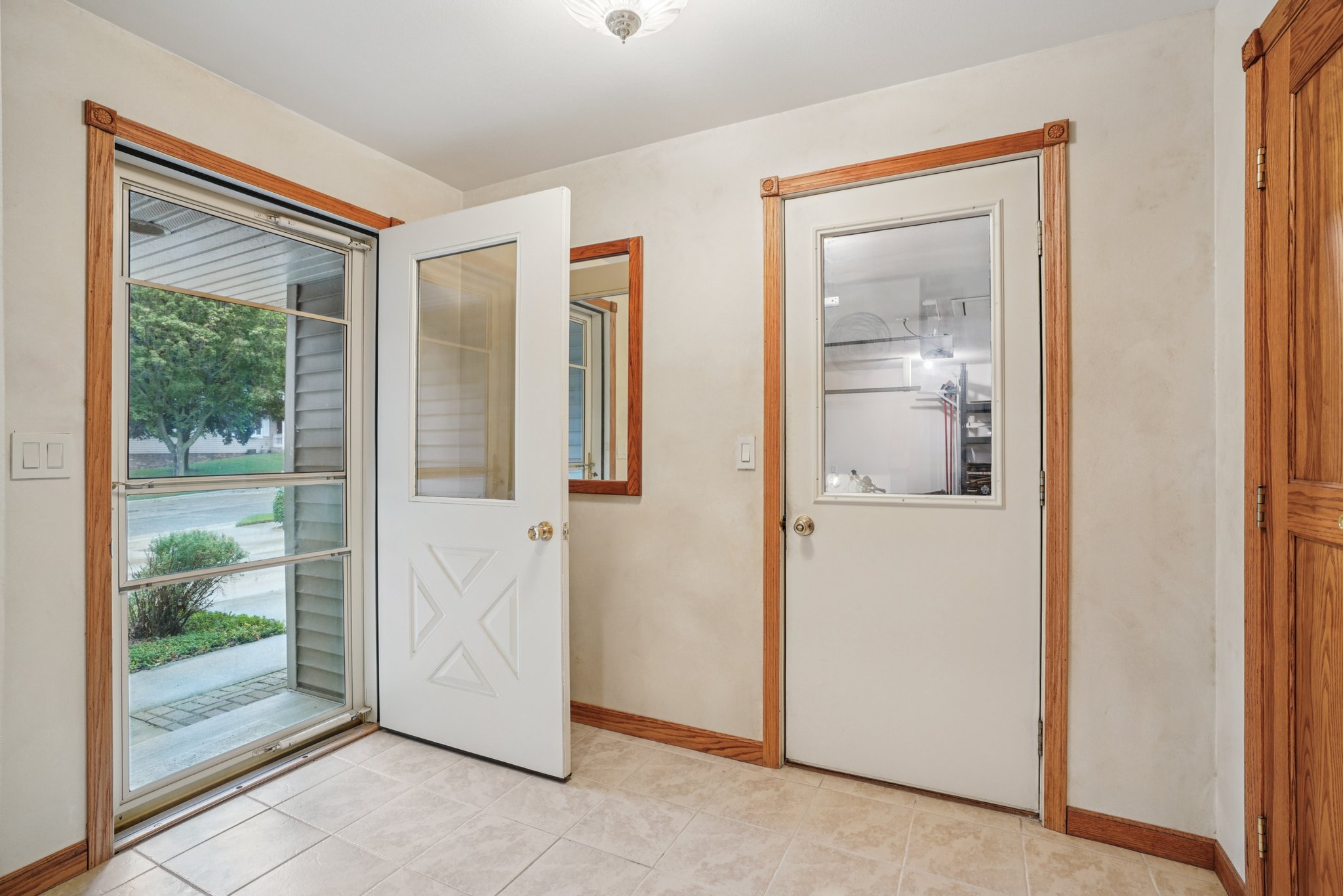 Larkspur Ln-S1908-032.jpg