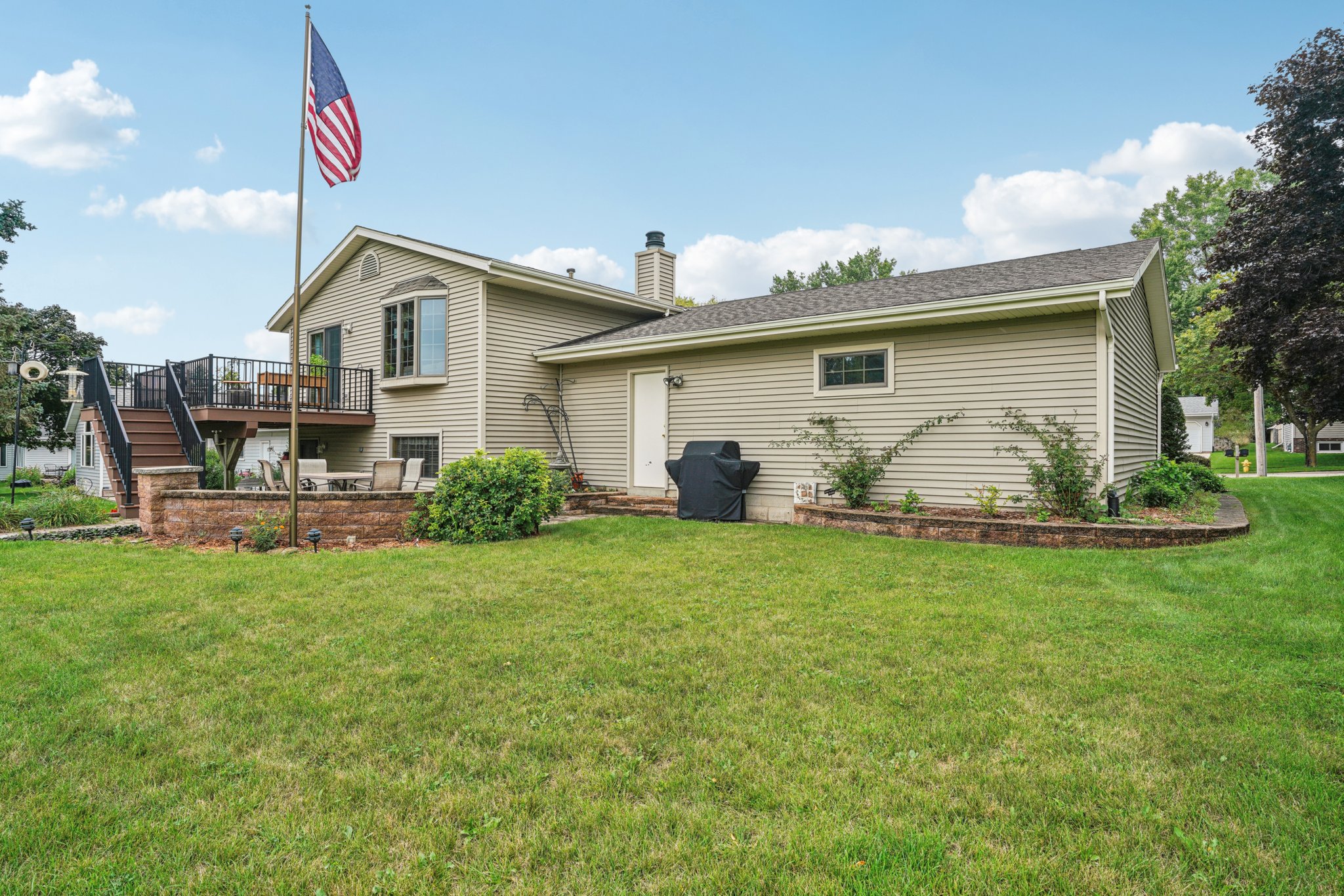 Larkspur Ln-S1908-050.jpg