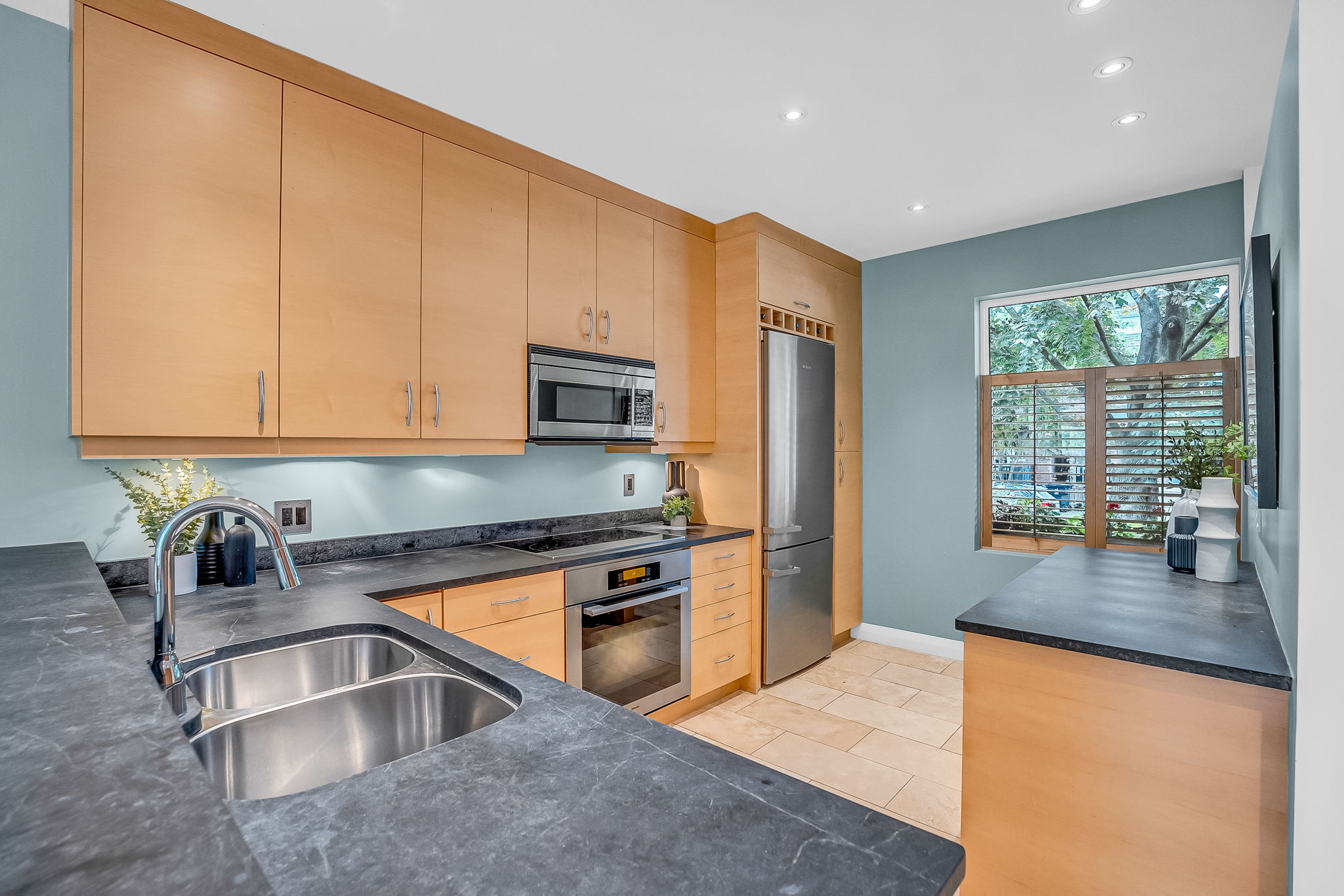 8-kitchen1