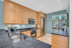 8-kitchen1