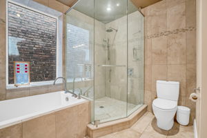 32-washroom2