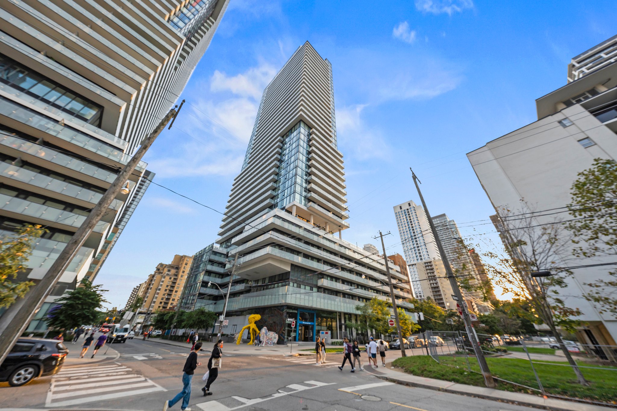 161 Roehampton Ave Unit 2711 Toronto, ON M4P 0C8