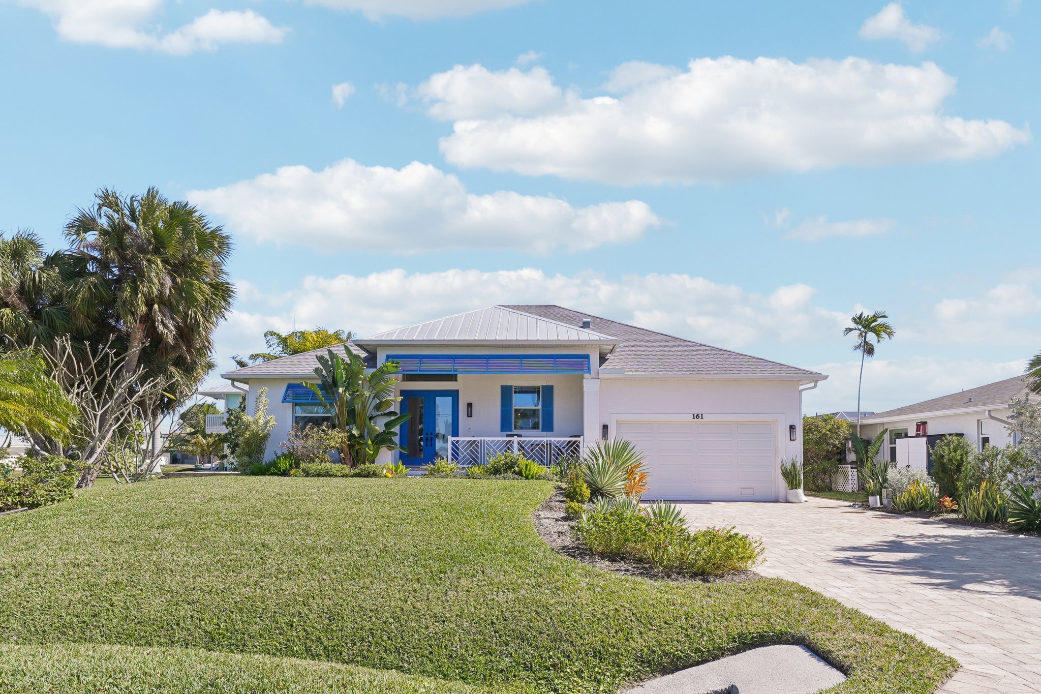 Tahiti Cir-S0302-004.jpg