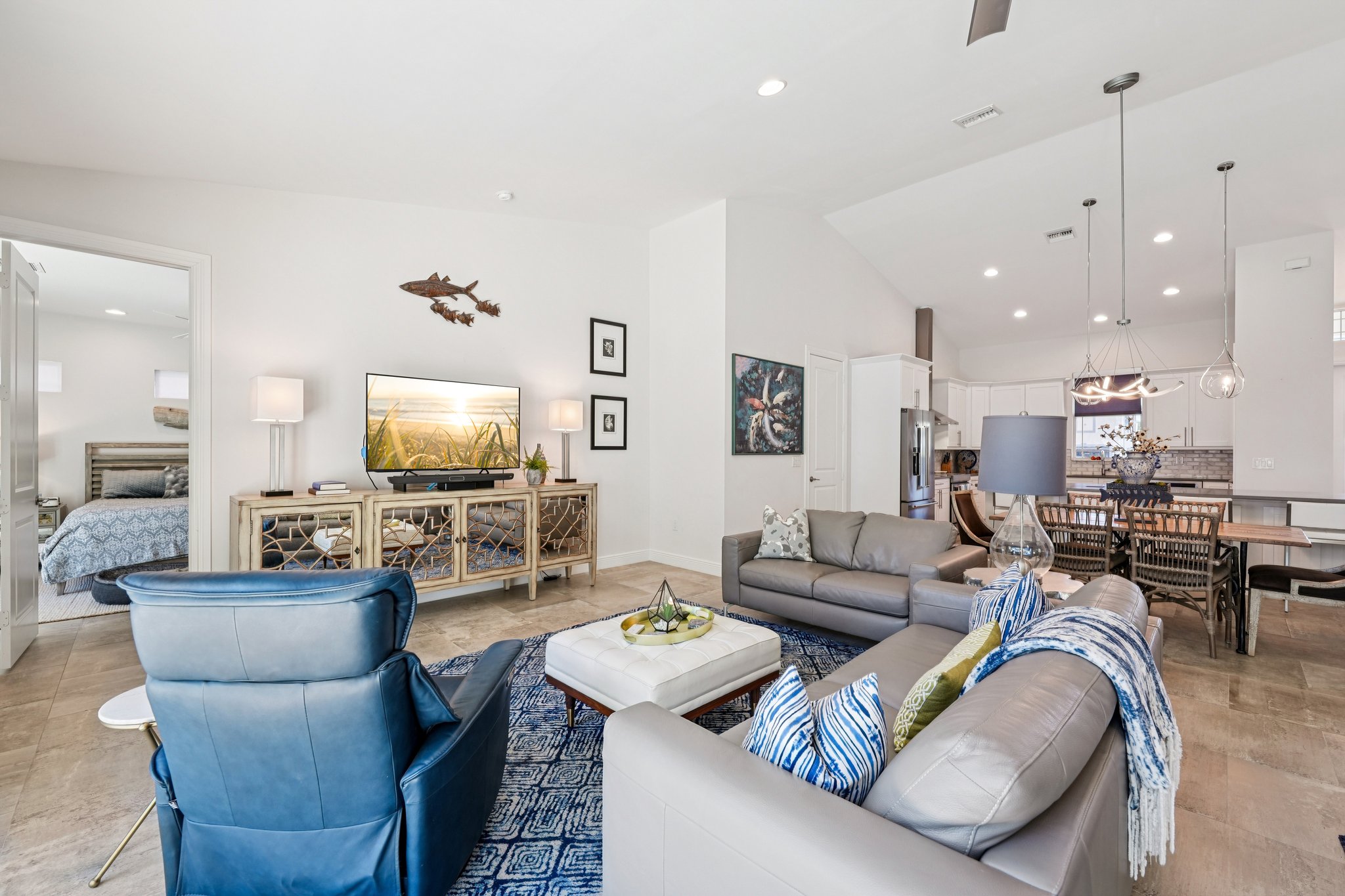 Tahiti Cir-S0302-010.jpg