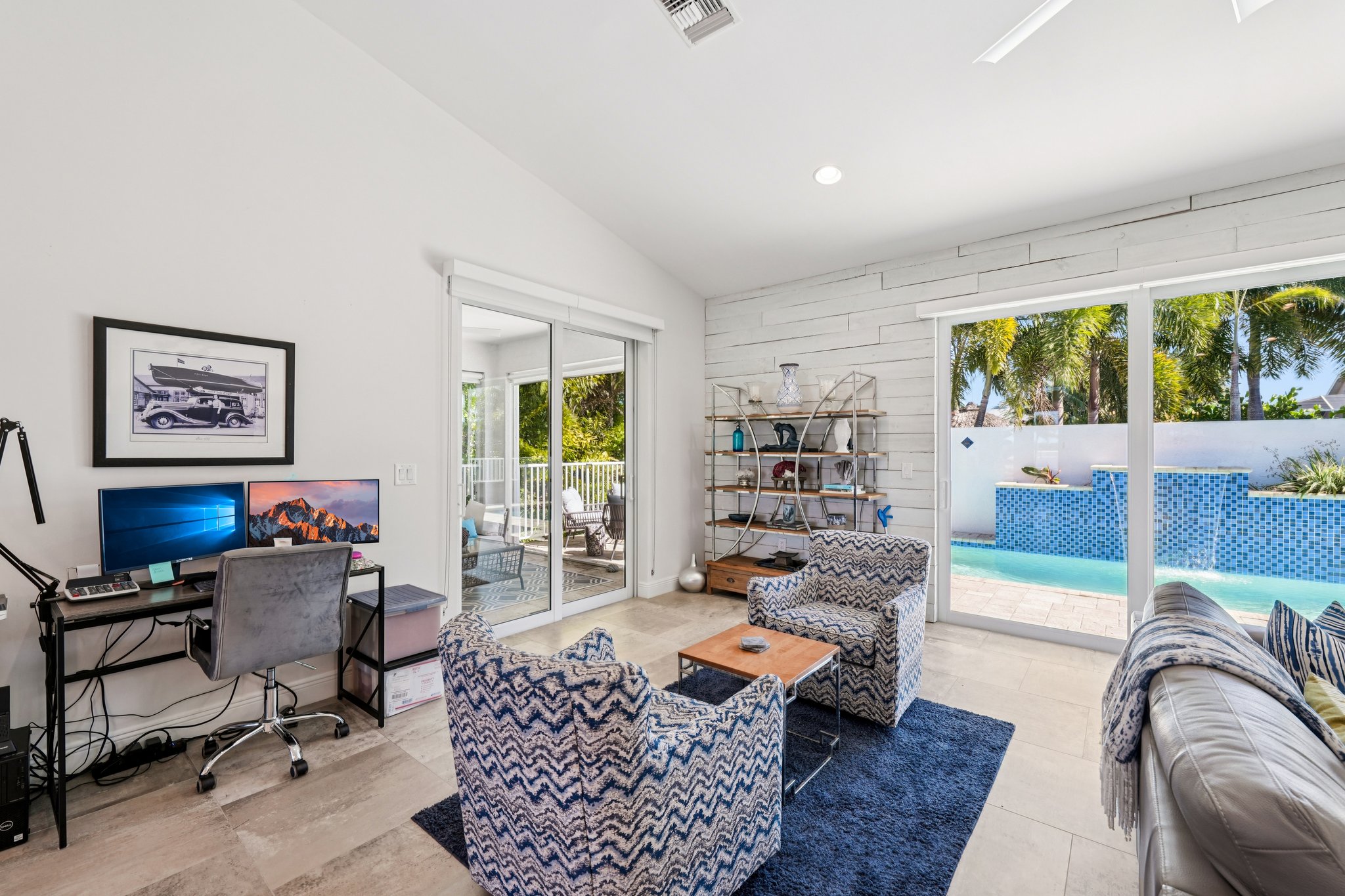 Tahiti Cir-S0302-011.jpg