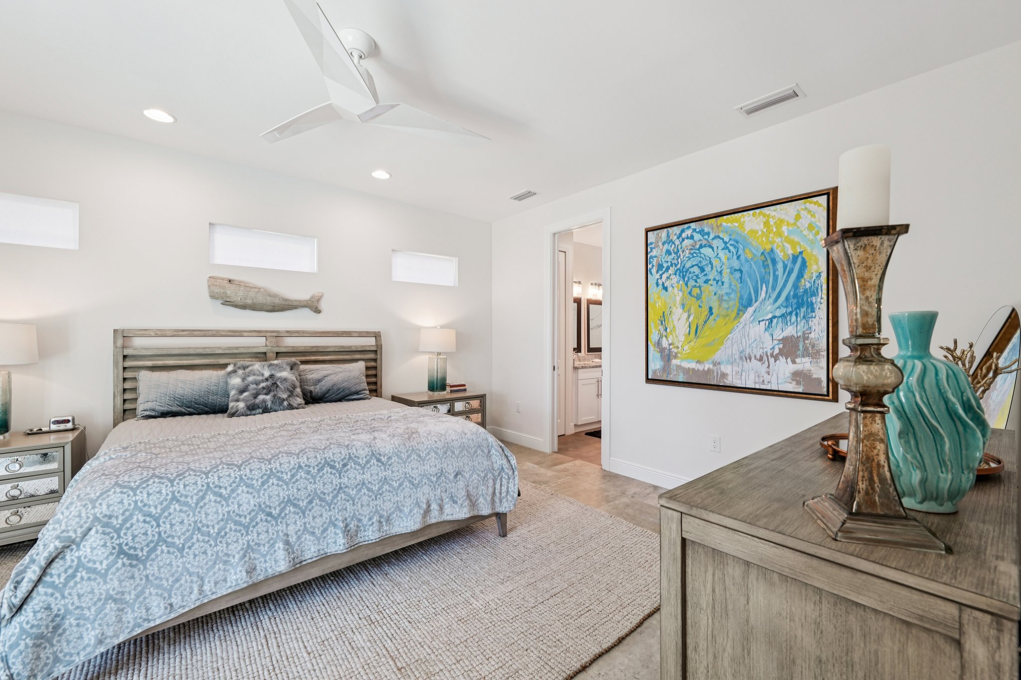 Tahiti Cir-S0302-024.jpg