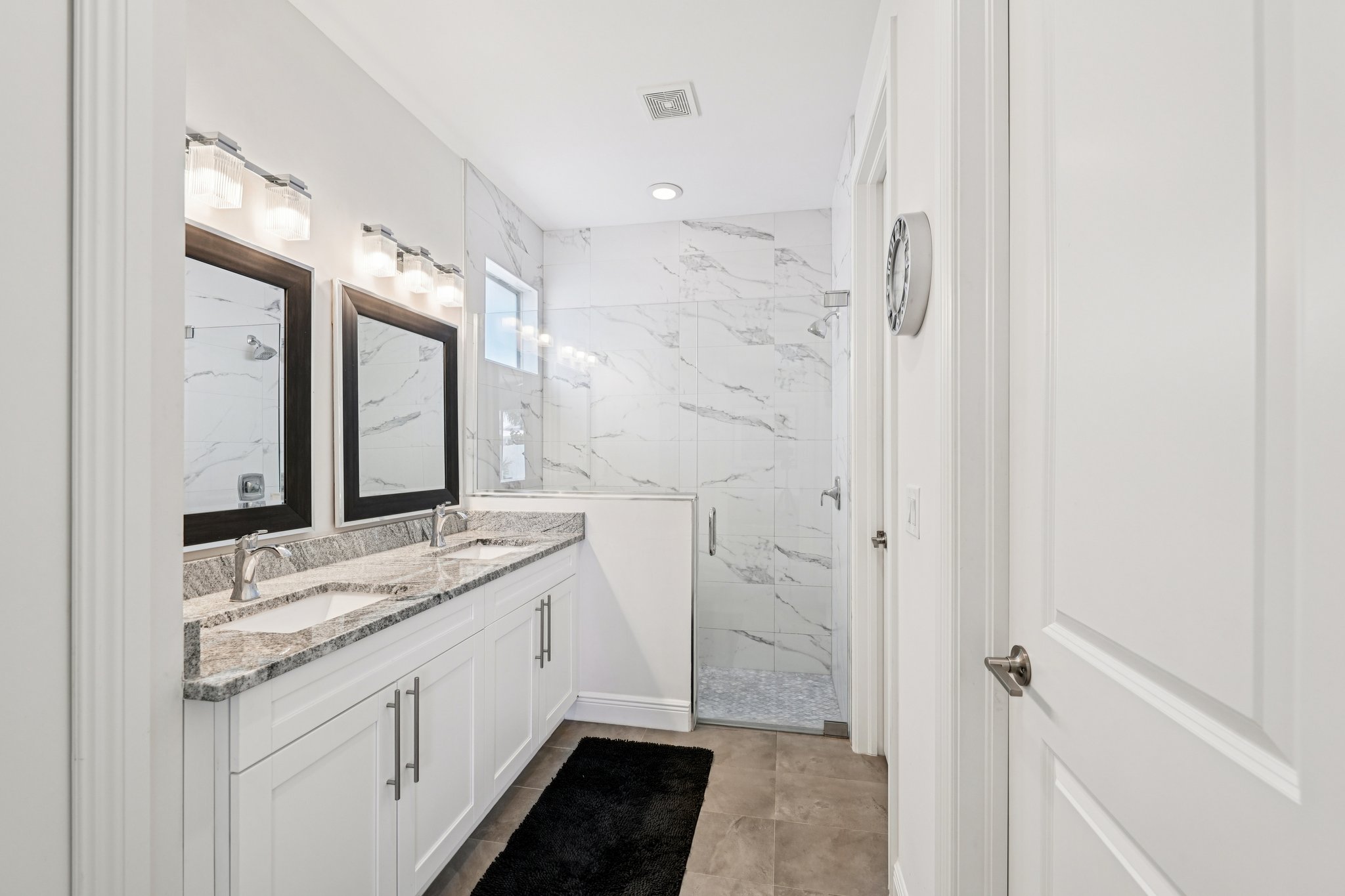 Tahiti Cir-S0302-031.jpg