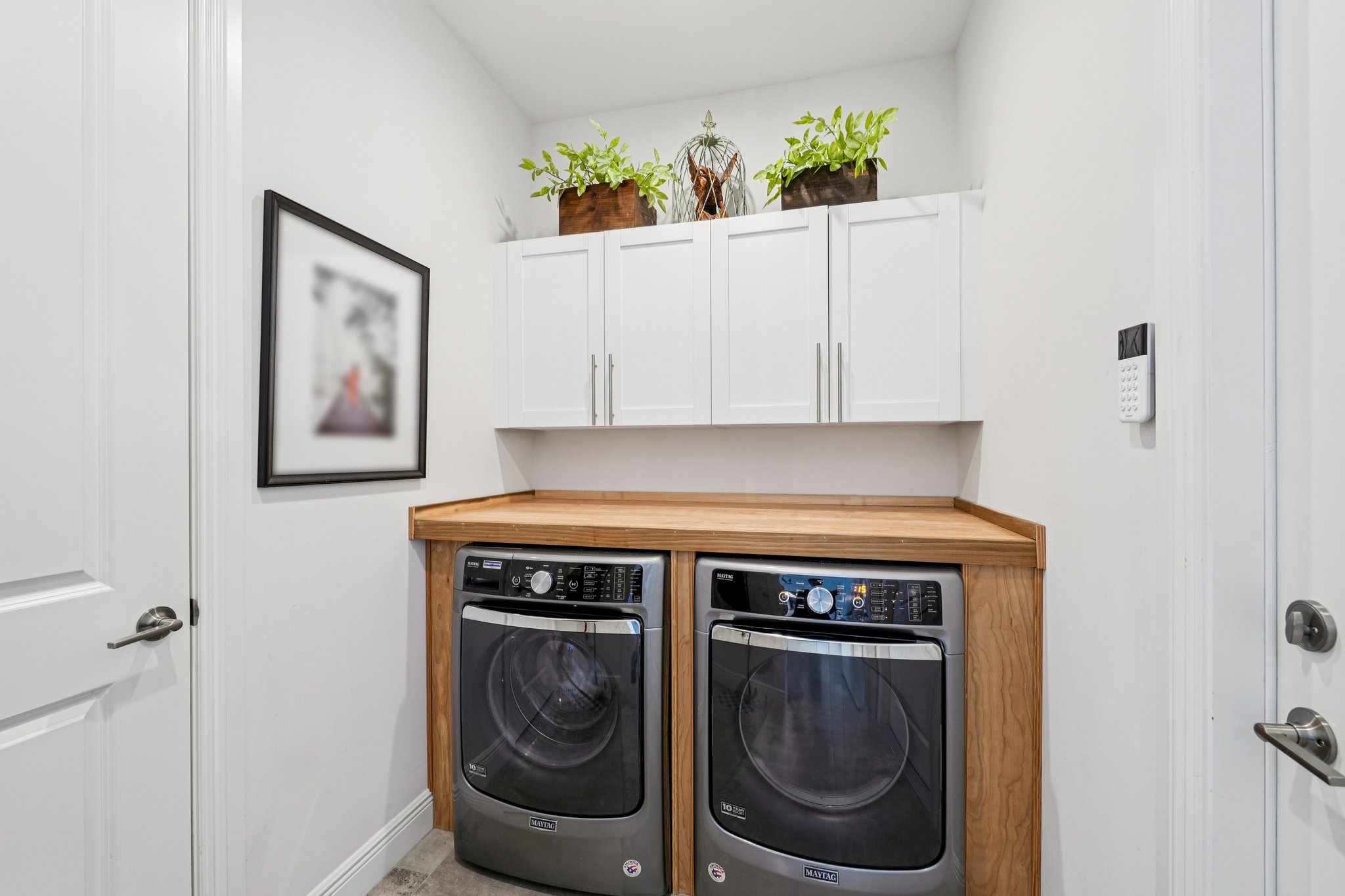 Tahiti Cir-S0302-034.jpg