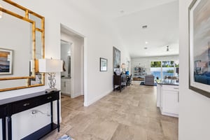 Tahiti Cir-S0302-006.jpg