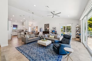 Tahiti Cir-S0302-009.jpg