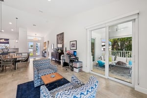 Tahiti Cir-S0302-012.jpg