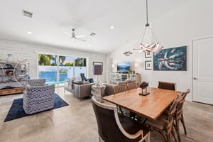 Tahiti Cir-S0302-015.jpg