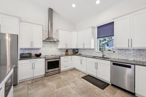 Tahiti Cir-S0302-016.jpg