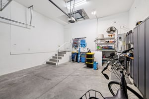 Tahiti Cir-S0302-035.jpg