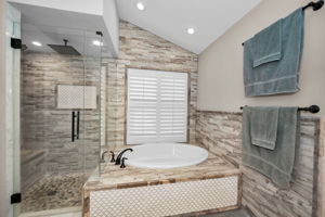 Master Bathroom1b