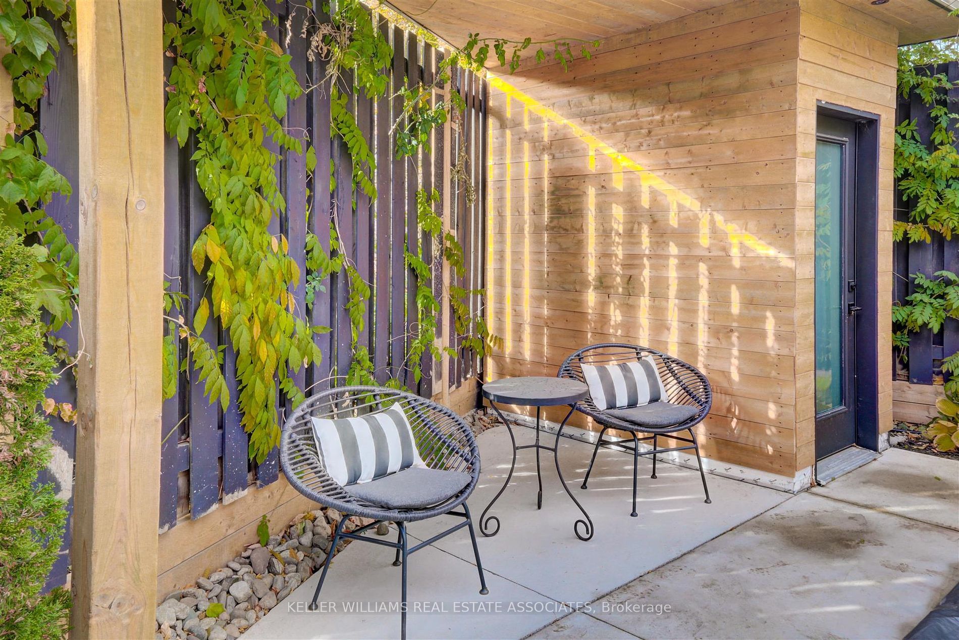 1610 Dogwood Trail Mississauga, ON L5G 3A5
