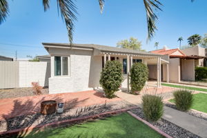 W Lynwood St-002