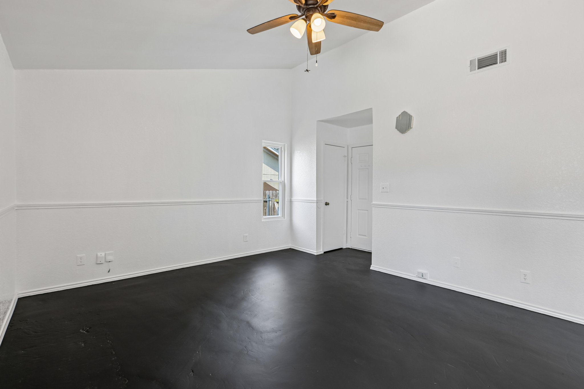 Windermere Dr-S2206-009.jpg