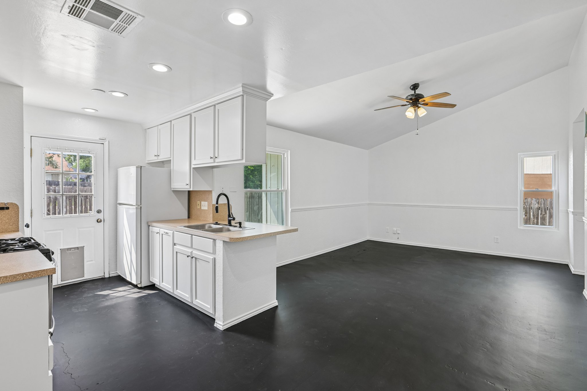 Windermere Dr-S2206-012.jpg